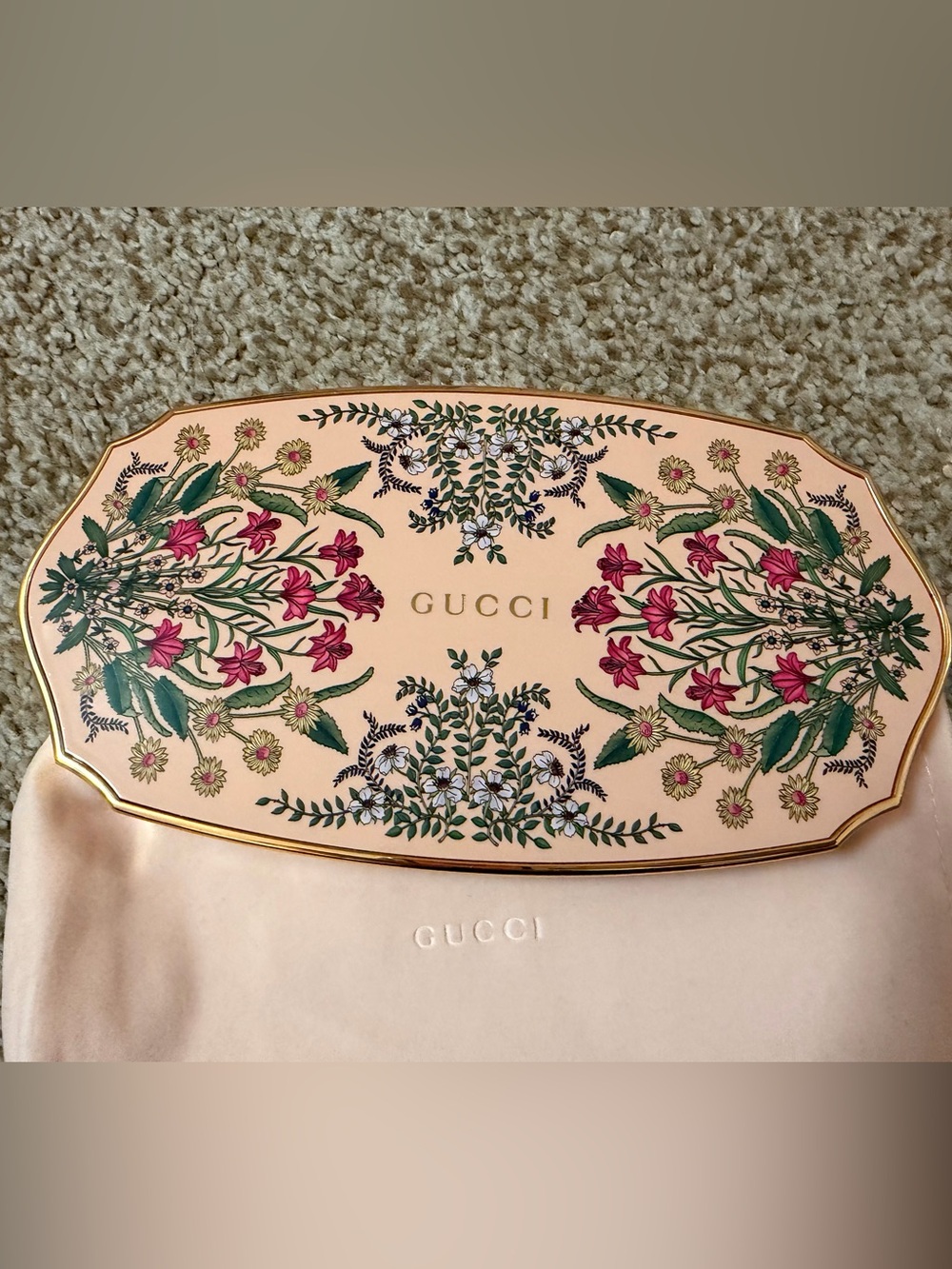 GUCCI eyeshadow palette with floral design